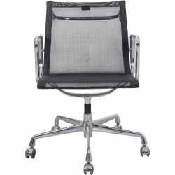 Charles Eames EA-117 kontorstol i sort mesh 2002