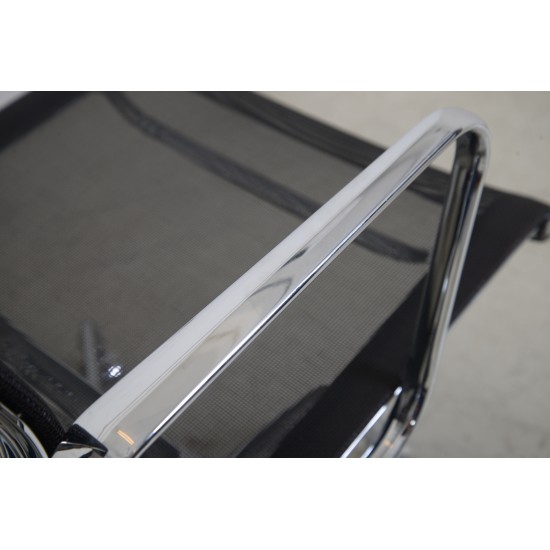 Charles Eames EA-117 kontorstol i sort mesh 2002