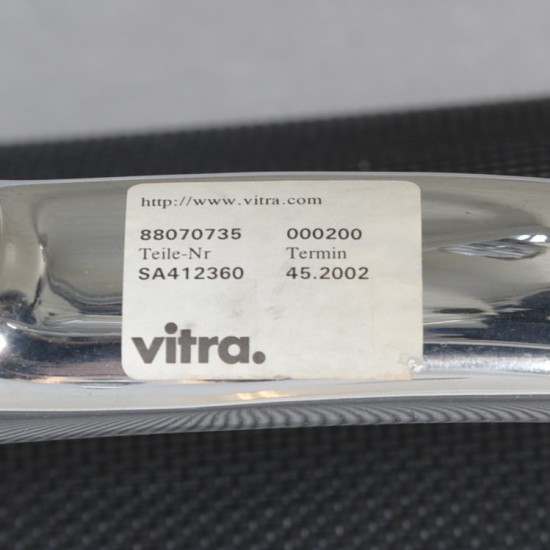 Charles Eames EA-117 kontorstol i sort mesh 2002