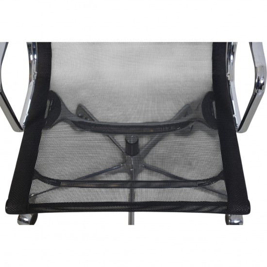 Charles Eames EA-117 kontorstol i sort mesh 2002
