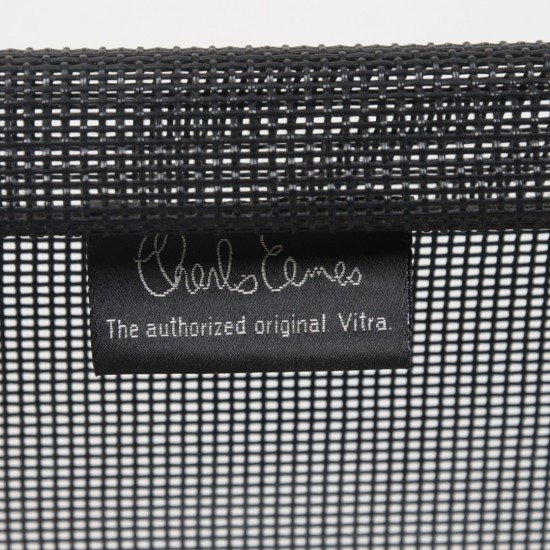 Charles Eames EA-117 kontorstol i sort mesh 2002