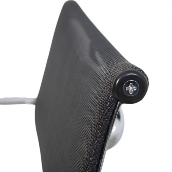 Charles Eames EA-117 kontorstol i sort mesh 2002