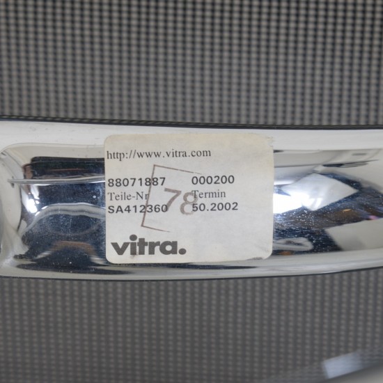 Charles Eames EA-117 kontorstol i sort mesh 2002