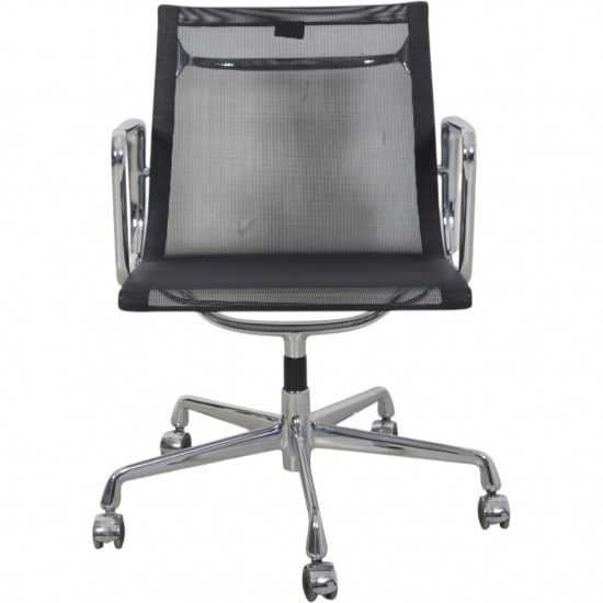 Charles Eames EA-117 kontorstol i sort mesh 2002
