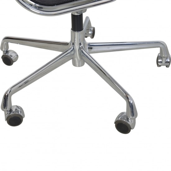 Charles Eames EA-117 kontorstol i sort mesh 2002