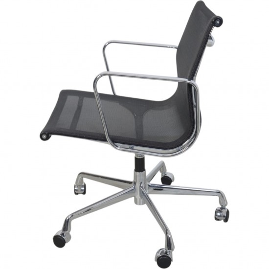 Charles Eames EA-117 kontorstol i sort mesh 2002