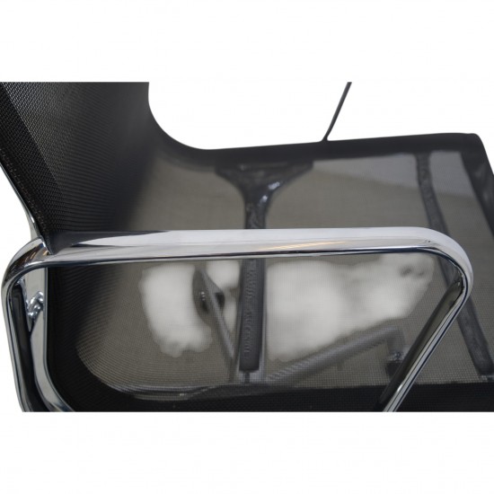 Charles Eames EA-117 kontorstol i sort mesh 2002