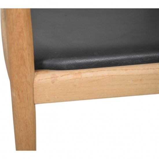 Hans Wegner The chair JH503 i eg og sort læder 1960'erne