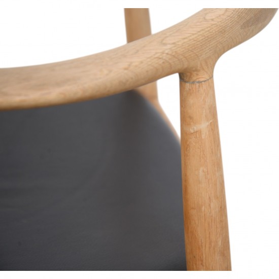 Hans Wegner The chair JH503 i eg og sort læder 1960'erne