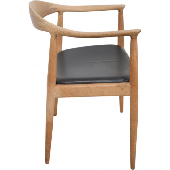 Hans Wegner The chair JH503 i eg og sort læder 1960'erne