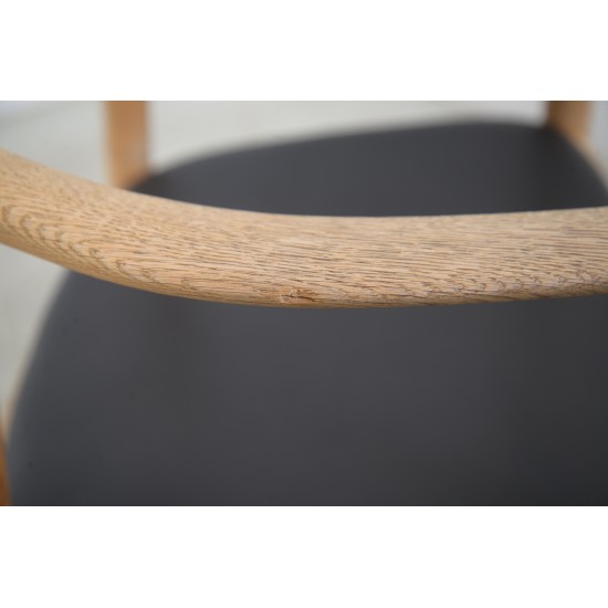 Hans Wegner The chair JH503 i eg og sort læder 1960'erne