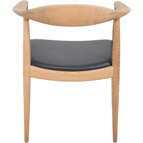 Hans Wegner The chair JH503 i eg og sort læder 1960'erne