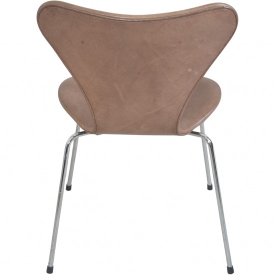 Sæt af 6 Arne Jacobsen Syver stole i patineret brunt læder 1990'erne