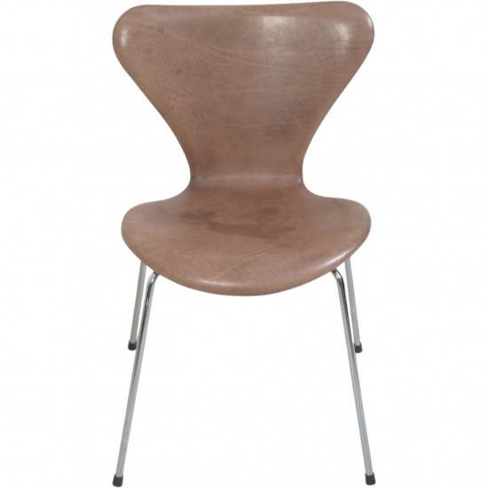 Sæt af 6 Arne Jacobsen Syver stole i patineret brunt læder 1990'erne