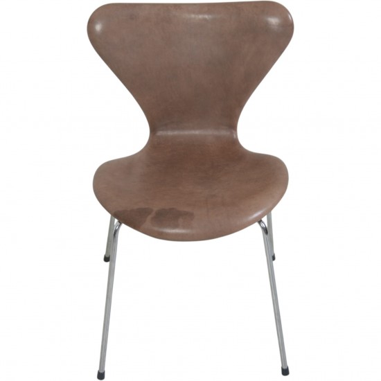Sæt af 6 Arne Jacobsen Syver stole i patineret brunt læder 1990'erne