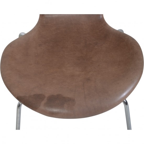 Sæt af 6 Arne Jacobsen Syver stole i patineret brunt læder 1990'erne