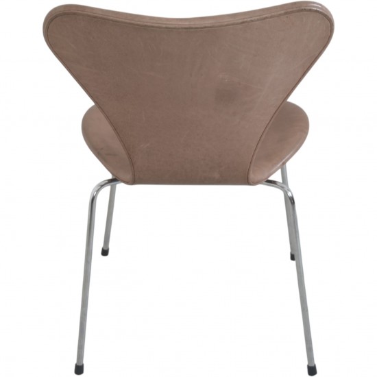 Sæt af 6 Arne Jacobsen Syver stole i patineret brunt læder 1990'erne