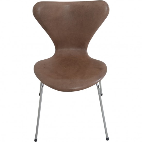 Sæt af 6 Arne Jacobsen Syver stole i patineret brunt læder 1990'erne