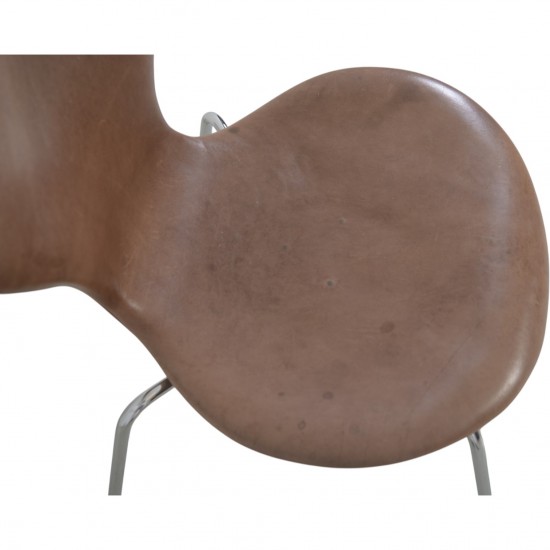 Sæt af 6 Arne Jacobsen Syver stole i patineret brunt læder 1990'erne