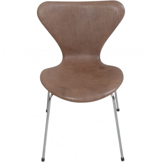 Sæt af 6 Arne Jacobsen Syver stole i patineret brunt læder 1990'erne