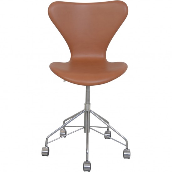 Arne Jacobsen 3117 kontorstol i cognac classic læder 1984