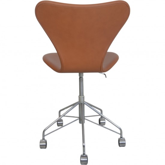 Arne Jacobsen 3117 kontorstol i cognac classic læder 1984