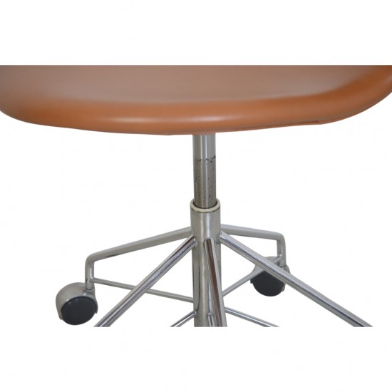 Arne Jacobsen 3117 kontorstol i cognac classic læder 1980'erne