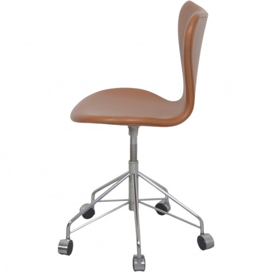 Arne Jacobsen 3117 kontorstol i cognac classic læder 1980'erne
