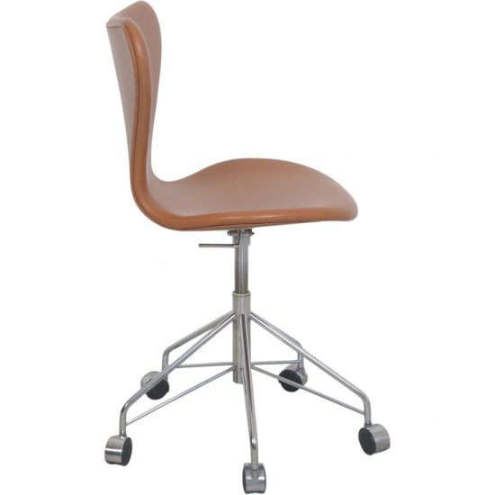 Arne Jacobsen 3117 kontorstol i cognac classic læder 1980'erne