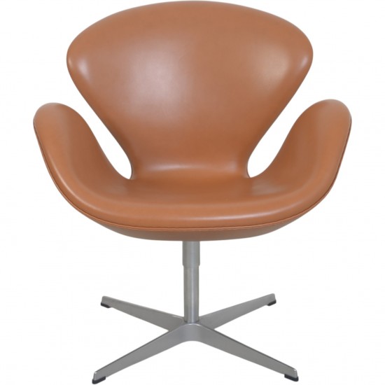 Arne Jacobsen høj Svane stol nybetrukket med cognac classic læder 2006