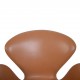 Arne Jacobsen høj Svane stol nybetrukket med cognac classic læder 2006