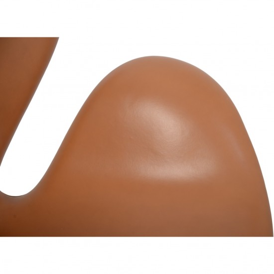 Arne Jacobsen høj Svane stol nybetrukket med cognac classic læder 2006