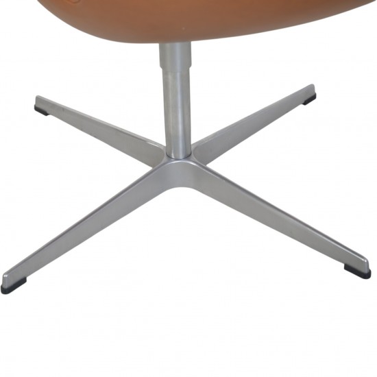Arne Jacobsen høj Svane stol nybetrukket med cognac classic læder 2006