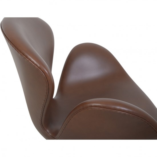 Arne Jacobsen høj Svane stol nybetrukket med mokka classic læder 2007