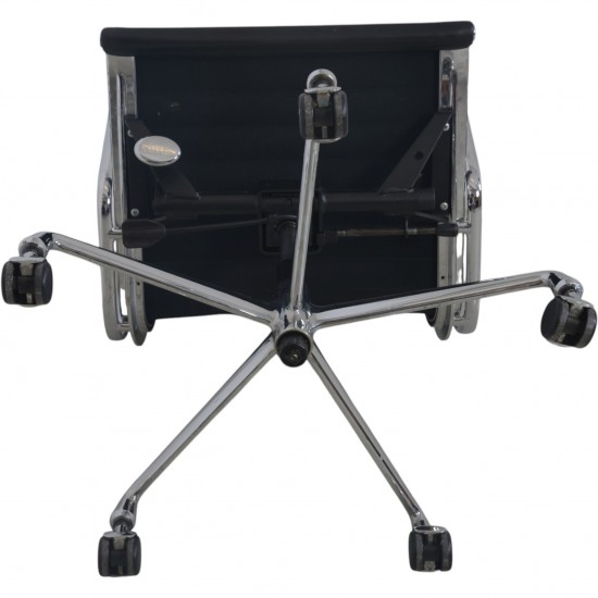 Charles Eames Ea117 kontorstol 2006
