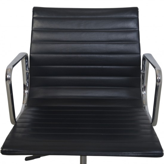 Charles Eames Ea117 kontorstol 2006