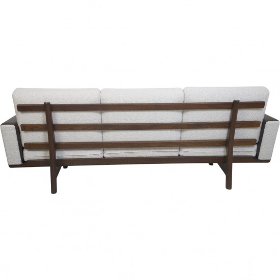 Hans Wegner GE236 betrukket med Dedar Milano Boucle 1980'erne