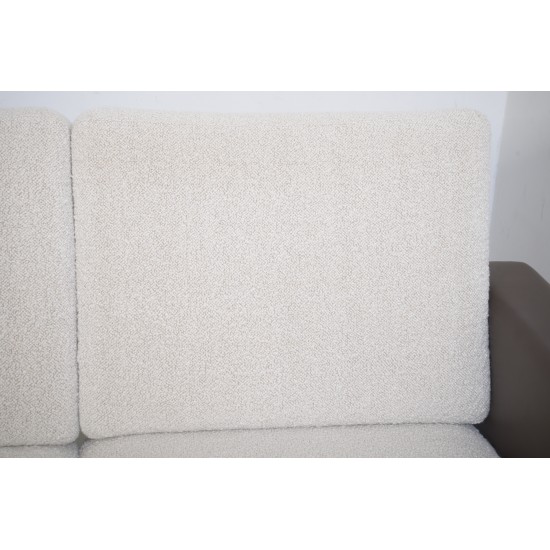 Hans Wegner GE236 betrukket med Dedar Milano Boucle 1980'erne