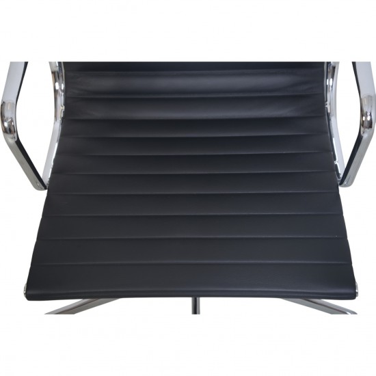 Charles Eames EA117 kontorstol i sort læder (NY)