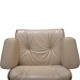 Charles Eames Lounge chair i beige læder 2005