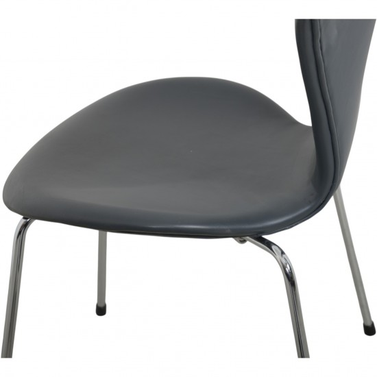 Sæt af 6 Arne Jacobsen Syver stole i gråt læder 1986