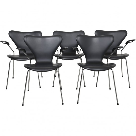 Sæt af 5 Arne Jacobsen Syver armstole i sort læder 1990'erne