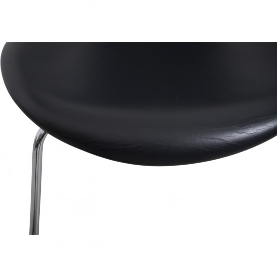 Sæt af 5 Arne Jacobsen Syver armstole i sort læder 1990'erne