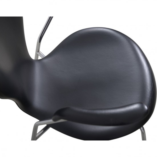 Sæt af 5 Arne Jacobsen Syver armstole i sort læder 1990'erne
