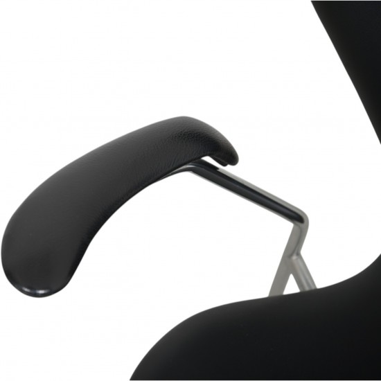 Sæt af 5 Arne Jacobsen Syver armstole i sort læder 1990'erne