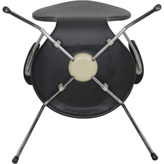 Sæt af 5 Arne Jacobsen Syver armstole i sort læder 1990'erne