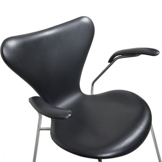 Sæt af 5 Arne Jacobsen Syver armstole i sort læder 1990'erne