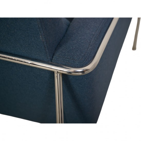 Arne Jacobsen 3303 3.seater airport sofa in blue fabric 1984