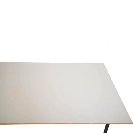 Finn Juhl white Nyhavns table 2020