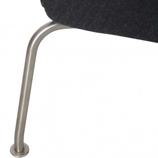 Hans Wegner Wingchair with stool in grey fabric 2019